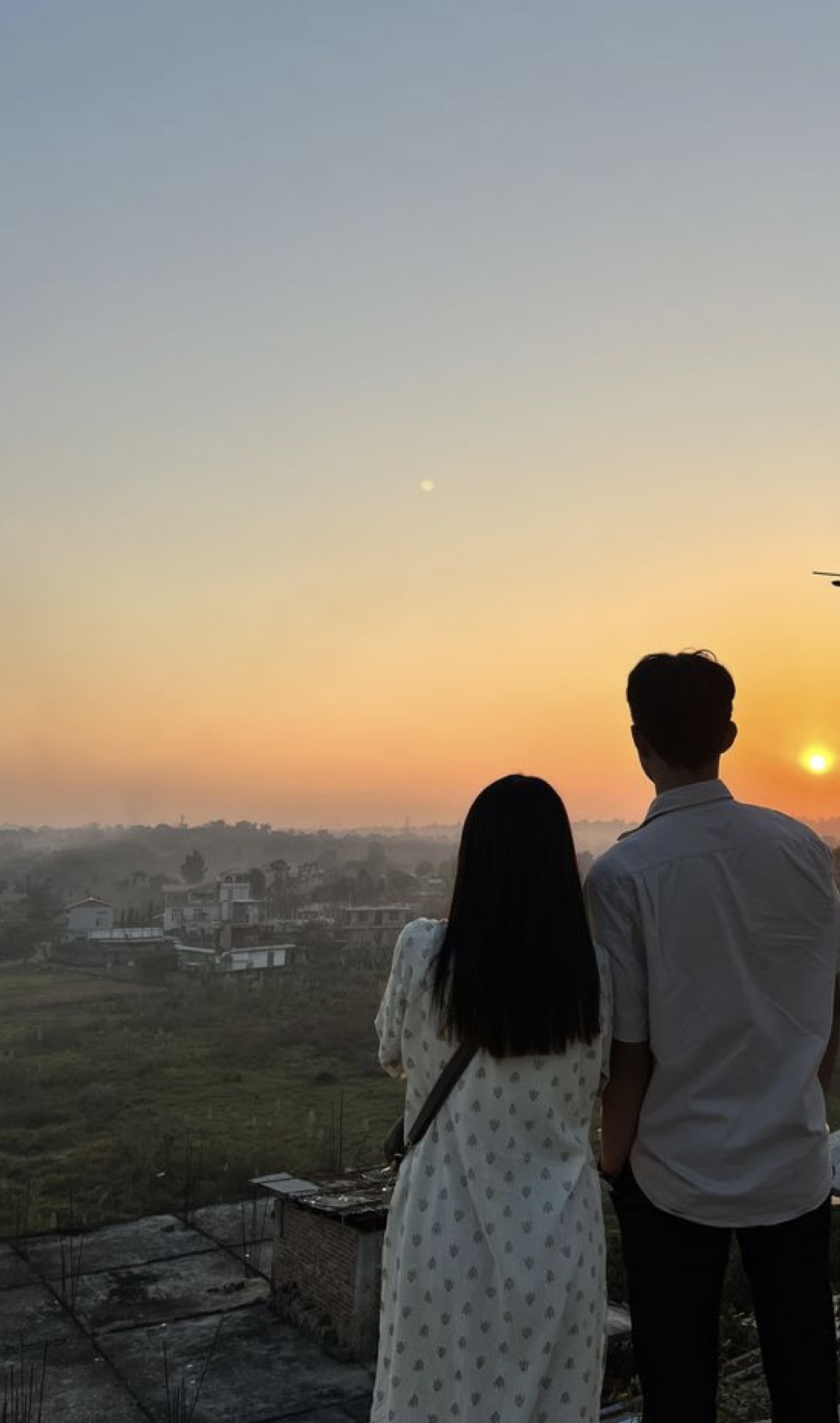 NGÀY LY HÔN, TÔI MANG TAM THAI